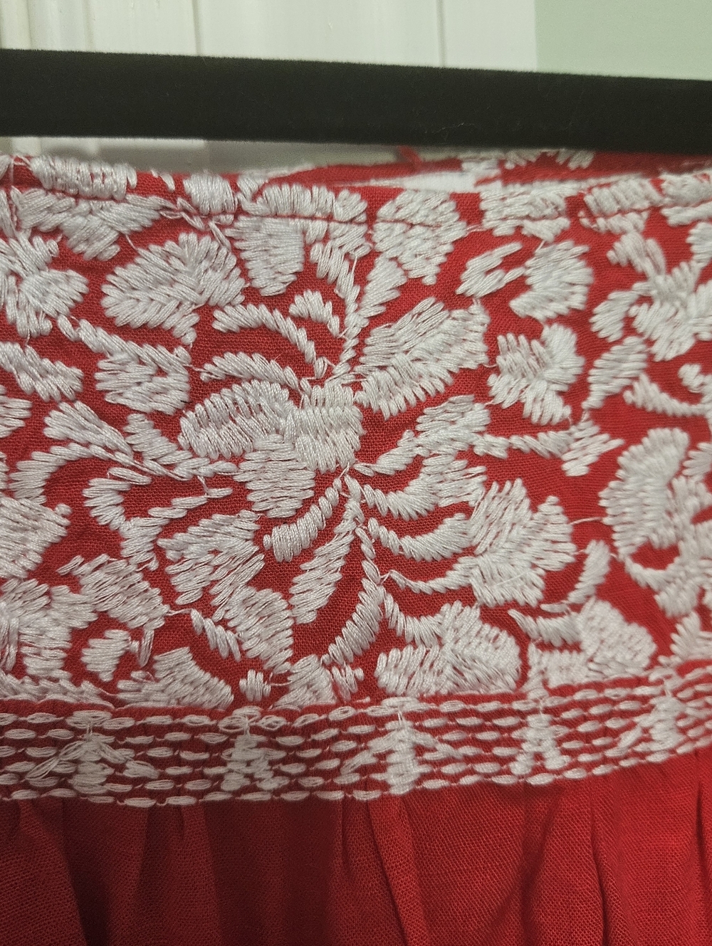 J Marie Sleeveless Red Embroidered Women’s Tunic Top - Picture 2 of 8